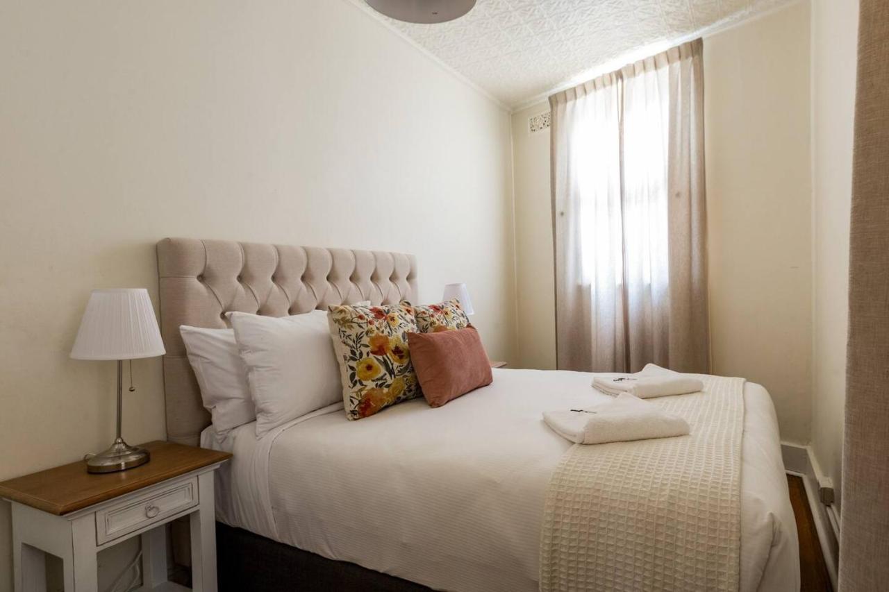 'two Of A Kind' Heritage With Harbour Views * Sydney