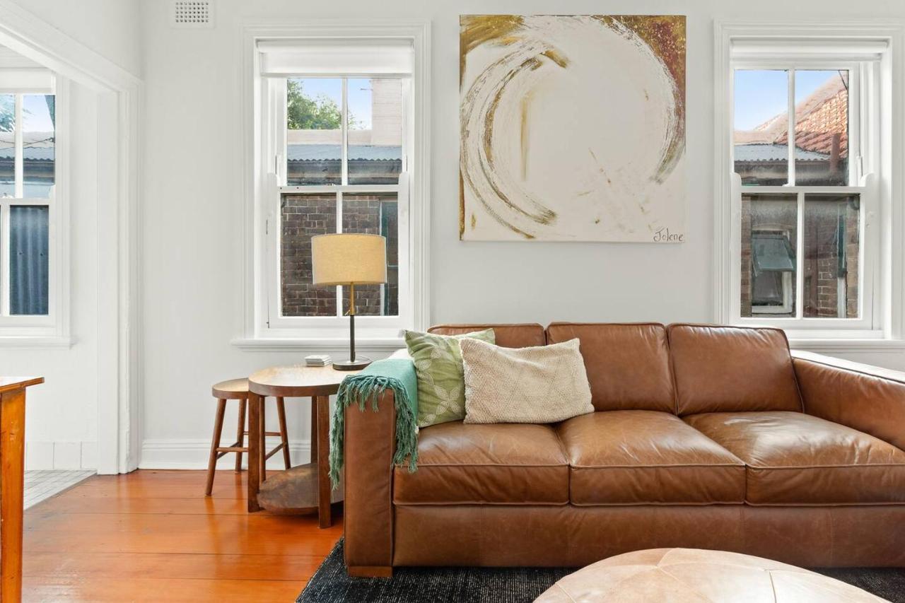 'two Of A Kind' Heritage With Harbour Views *