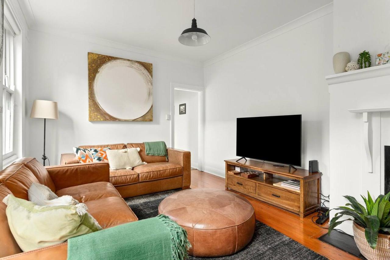 'two Of A Kind' Heritage With Harbour Views * Sydney