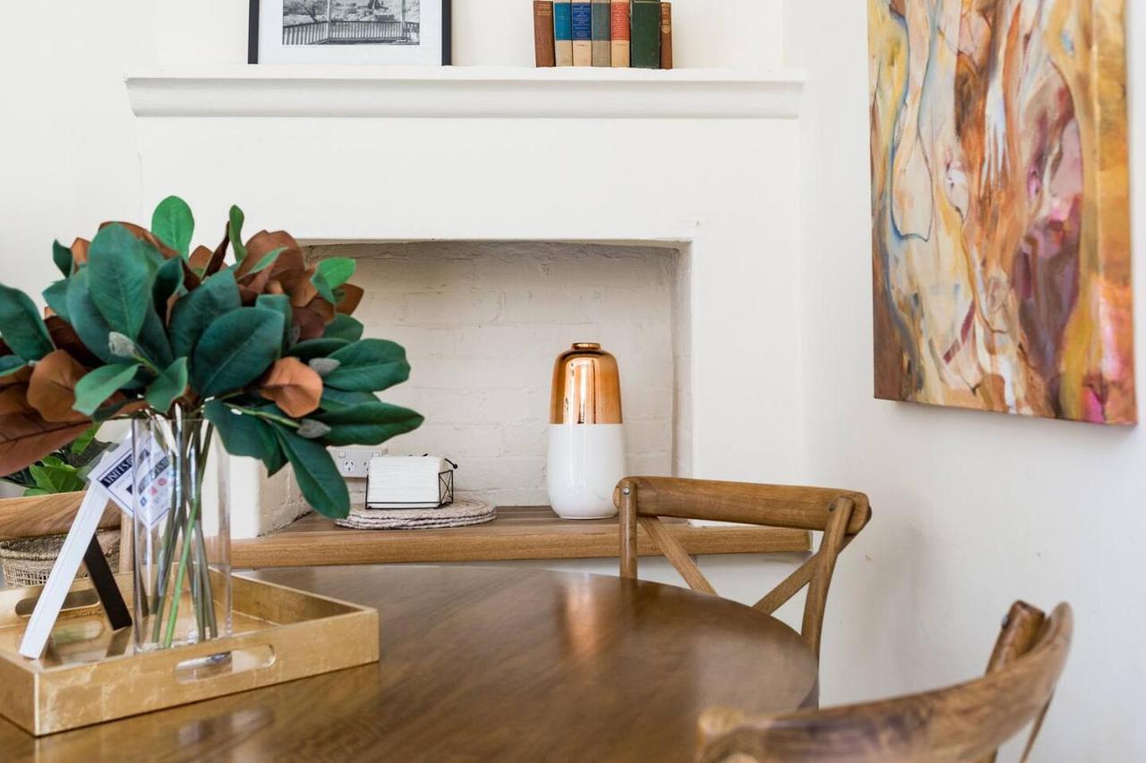 'two Of A Kind' Heritage With Harbour Views Sydney