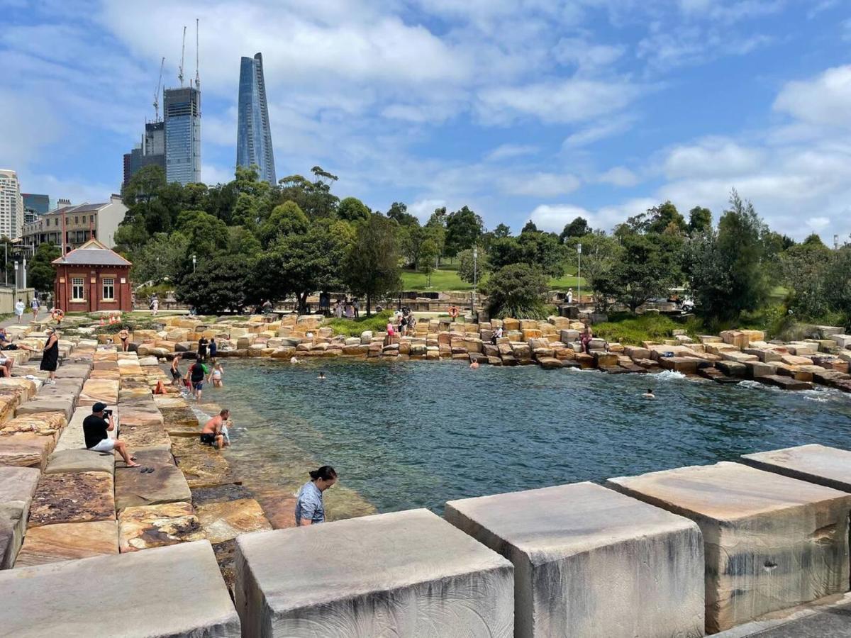 'two Of A Kind' Heritage With Harbour Views Holiday home