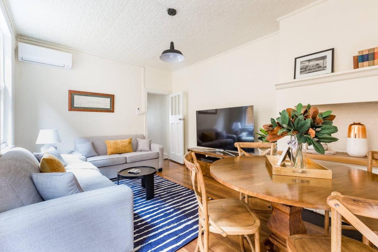 'two Of A Kind' Heritage With Harbour Views * Sydney