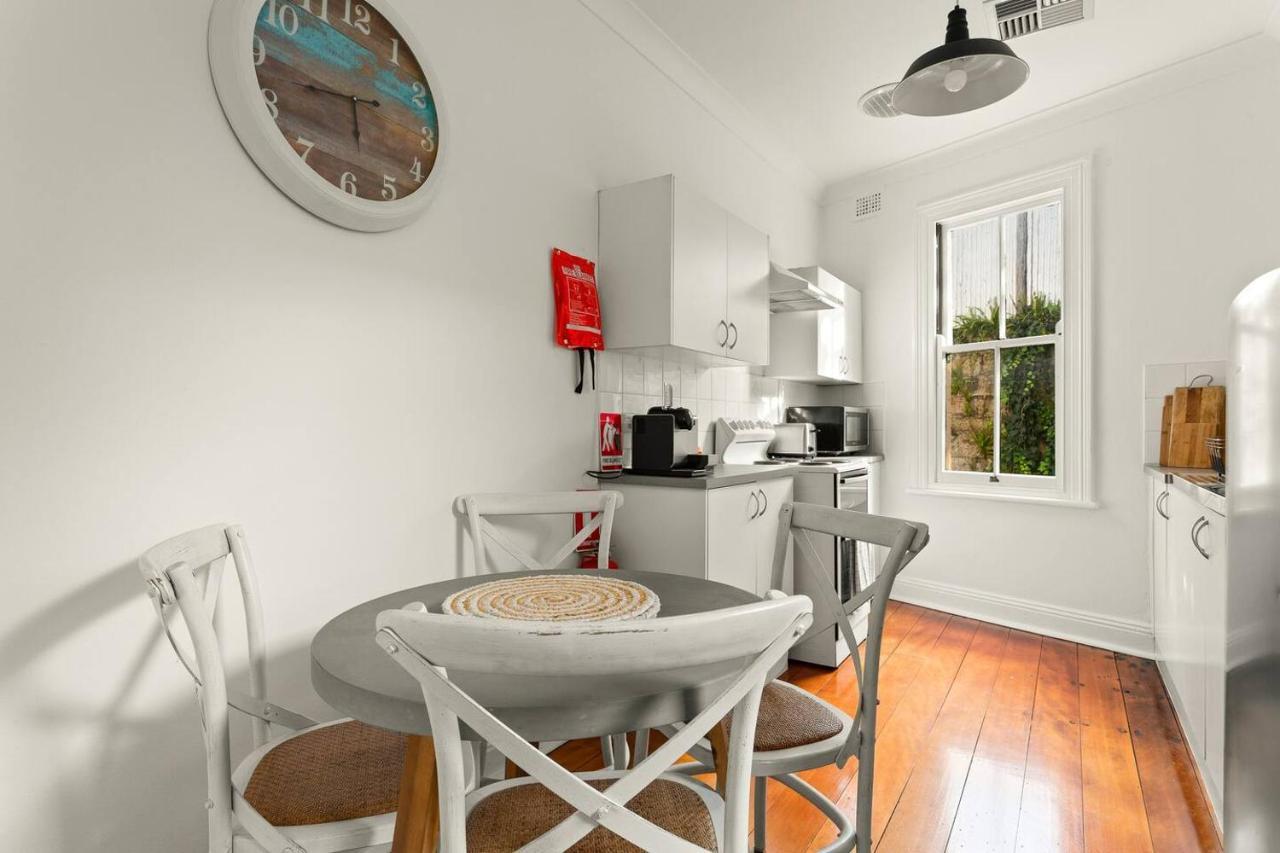 'two Of A Kind' Heritage With Harbour Views *