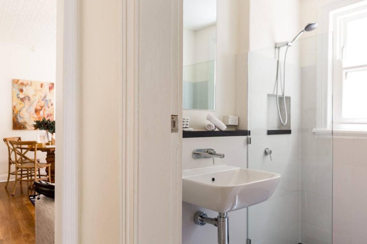 'two Of A Kind' Heritage With Harbour Views Sydney