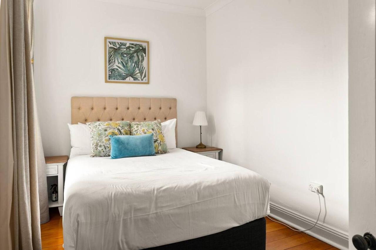 Holiday home 'two Of A Kind' Heritage With Harbour Views Sydney